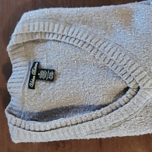 Urban Behavior Sweater - Picture 4 of 5